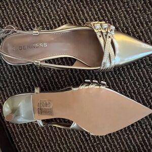 Bernese gold shoes NWOT